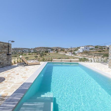 Solus Suites Milos Adamantas  Luaran gambar